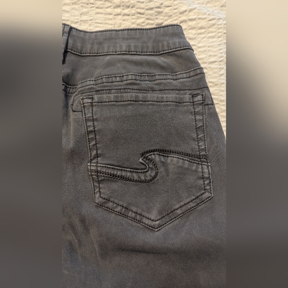 W28/L29 Silver Skinny Cargos in Grey - Picture 5 of 10